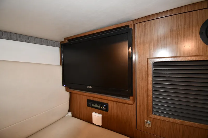 Slide: The Image of Cruisers Yachts 380 Express 2019 - 55