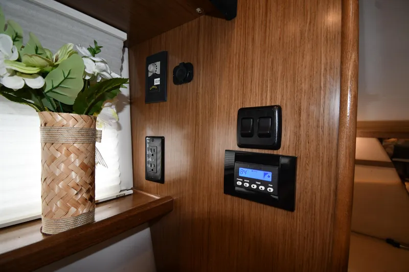 Slide: The Image of Cruisers Yachts 380 Express 2019 - 56