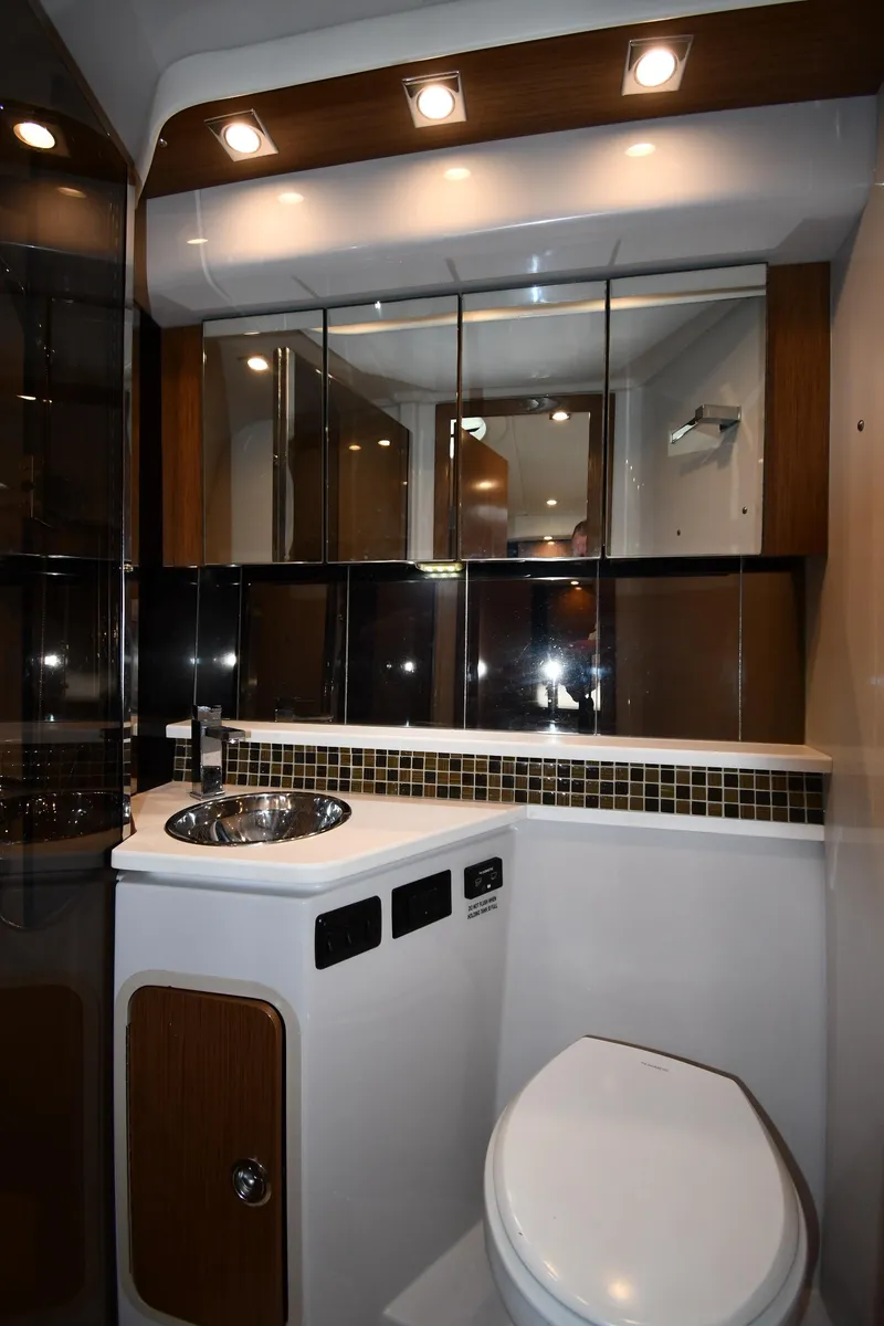 Slide: The Image of Cruisers Yachts 380 Express 2019 - 59