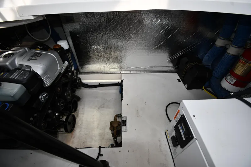 Slide: The Image of Cruisers Yachts 380 Express 2019 - 63