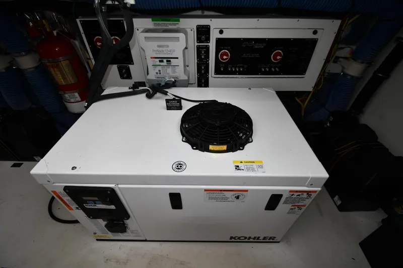 Slide: The Image of Cruisers Yachts 380 Express 2019 - 65