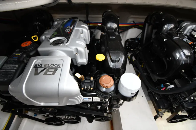 Slide: The Image of Cruisers Yachts 380 Express 2019 - 70