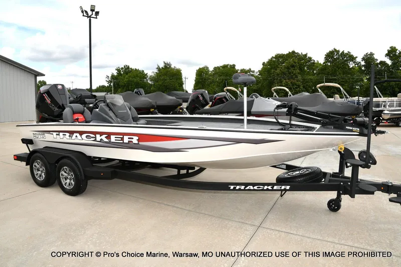 The Image of Tracker Savage 215 w/250HP Mercury Pro-XS 2026 - 1