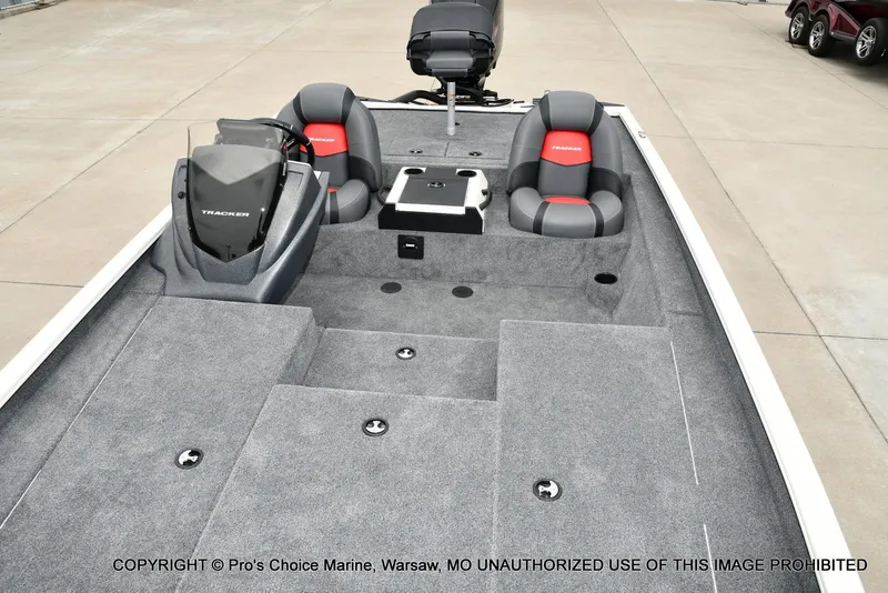 Slide: The Image of Tracker Savage 215 w/250HP Mercury Pro-XS 2026 - 10