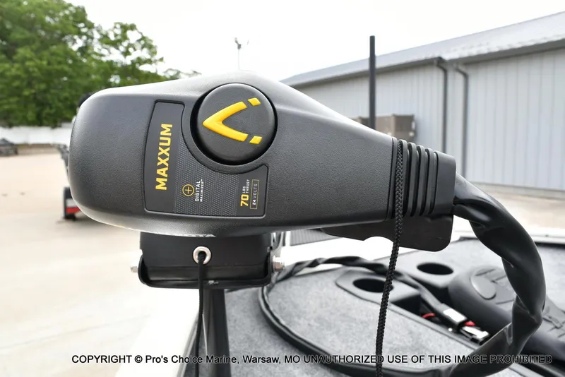 Slide: The Image of Tracker Savage 215 w/250HP Mercury Pro-XS 2026 - 26