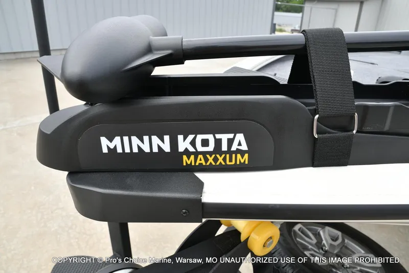 Slide: The Image of Tracker Savage 215 w/250HP Mercury Pro-XS 2026 - 27