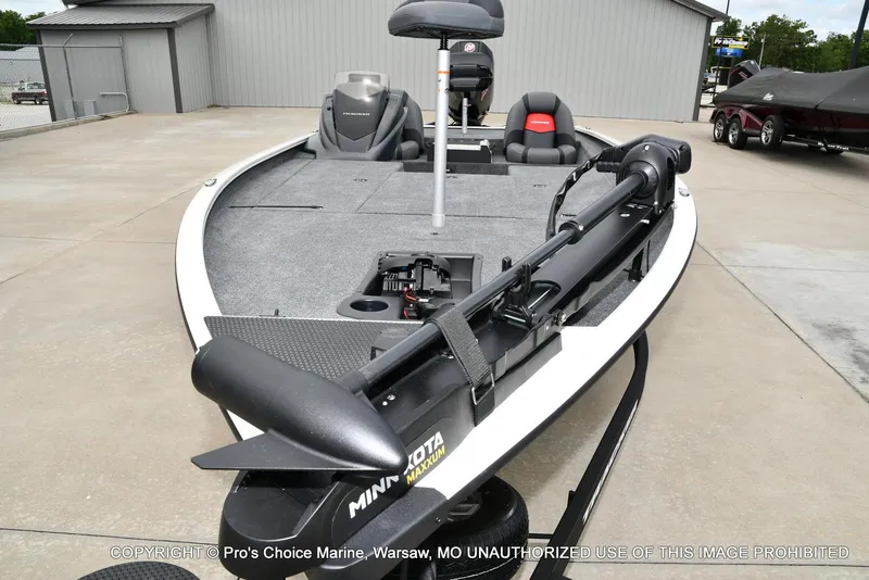 Slide: The Image of Tracker Savage 215 w/250HP Mercury Pro-XS 2026 - 29