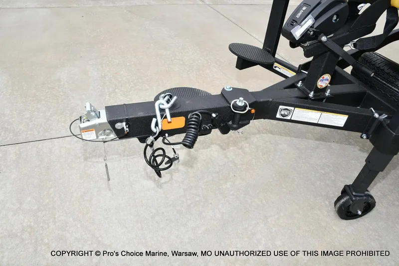 Slide: The Image of Tracker Savage 215 w/250HP Mercury Pro-XS 2026 - 30