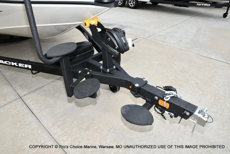 Slide: The Image of Tracker Savage 215 w/250HP Mercury Pro-XS 2026 - 31