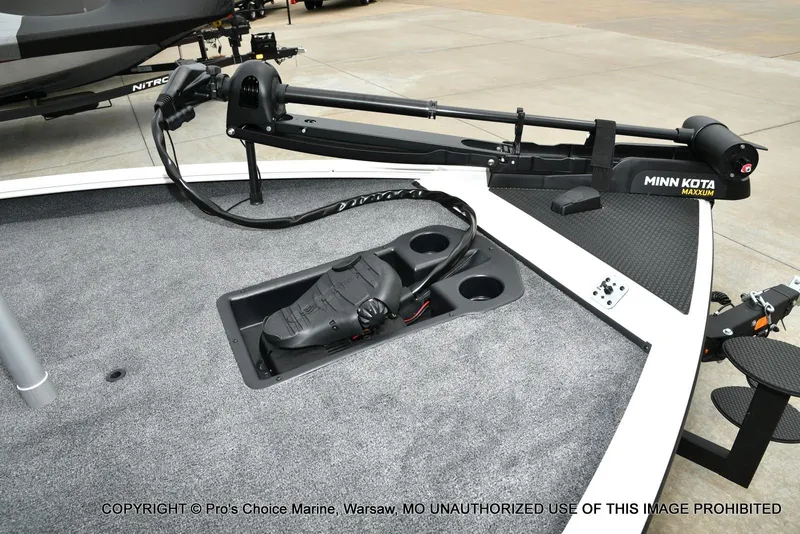 Slide: The Image of Tracker Savage 215 w/250HP Mercury Pro-XS 2026 - 32