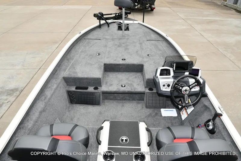 Slide: The Image of Tracker Savage 215 w/250HP Mercury Pro-XS 2026 - 38