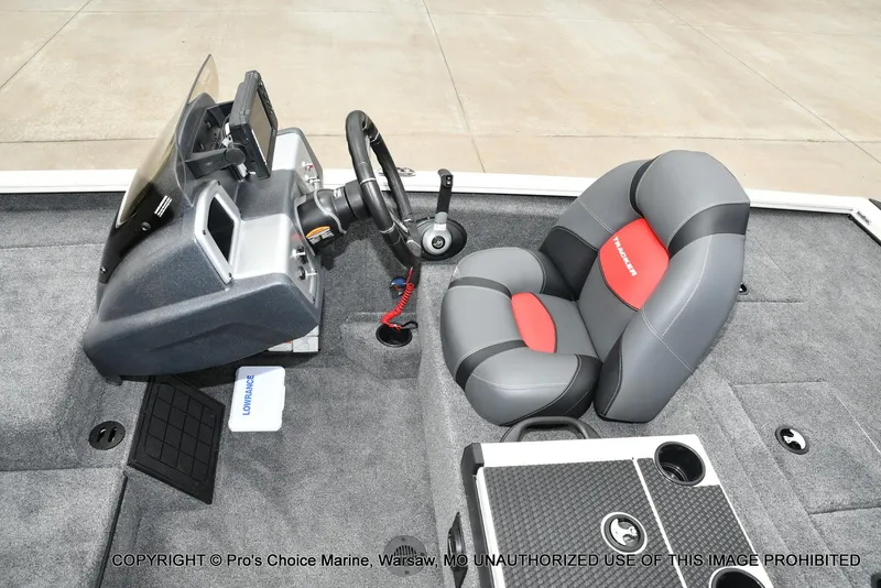 Slide: The Image of Tracker Savage 215 w/250HP Mercury Pro-XS 2026 - 42