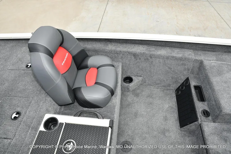 Slide: The Image of Tracker Savage 215 w/250HP Mercury Pro-XS 2026 - 44