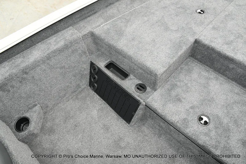 Slide: The Image of Tracker Savage 215 w/250HP Mercury Pro-XS 2026 - 45