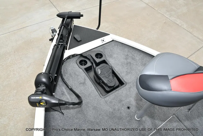 Slide: The Image of Tracker Savage 215 w/250HP Mercury Pro-XS 2026 - 46