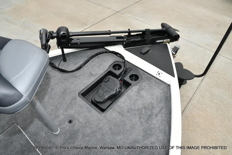 Slide: The Image of Tracker Savage 215 w/250HP Mercury Pro-XS 2026 - 47