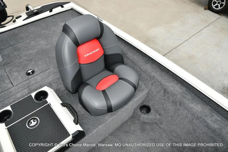 Slide: The Image of Tracker Savage 215 w/250HP Mercury Pro-XS 2026 - 52