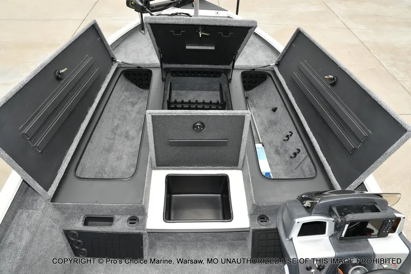 Slide: The Image of Tracker Savage 215 w/250HP Mercury Pro-XS 2026 - 54