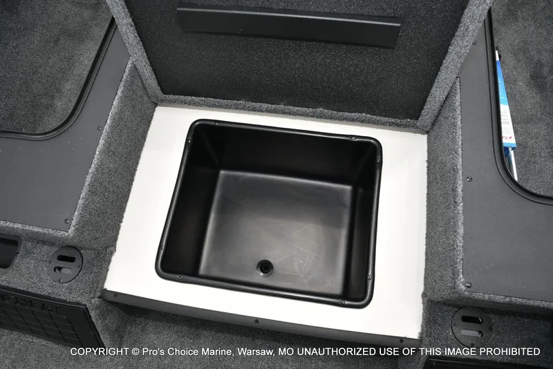 Slide: The Image of Tracker Savage 215 w/250HP Mercury Pro-XS 2026 - 56