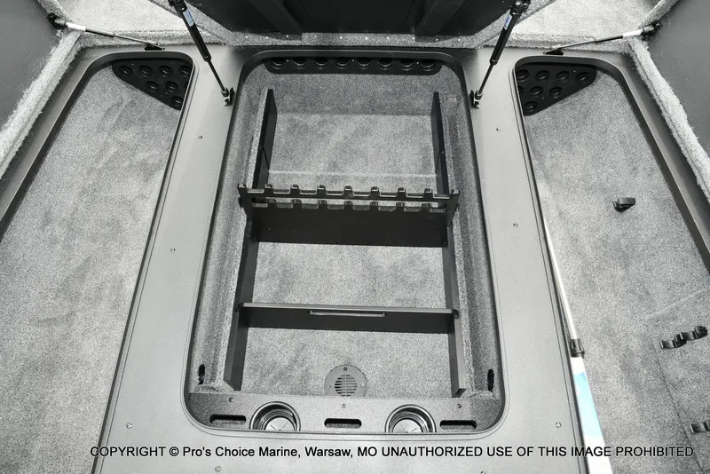 Slide: The Image of Tracker Savage 215 w/250HP Mercury Pro-XS 2026 - 58