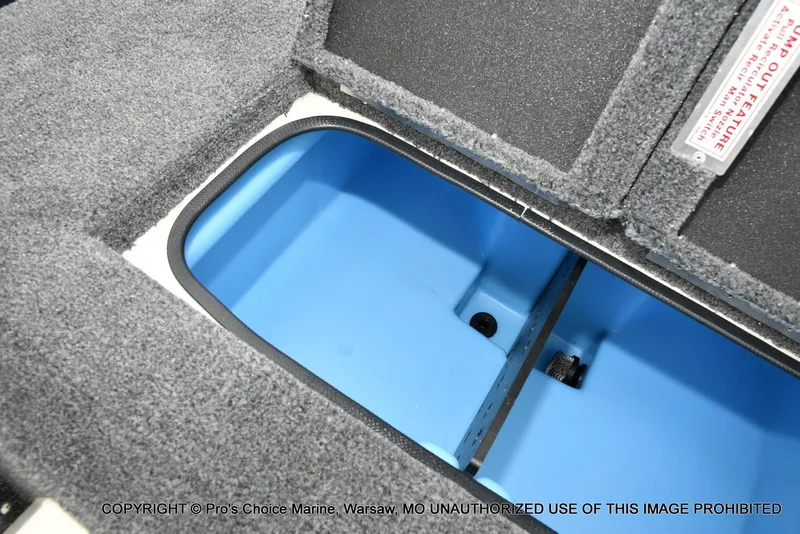 Slide: The Image of Tracker Savage 215 w/250HP Mercury Pro-XS 2026 - 66