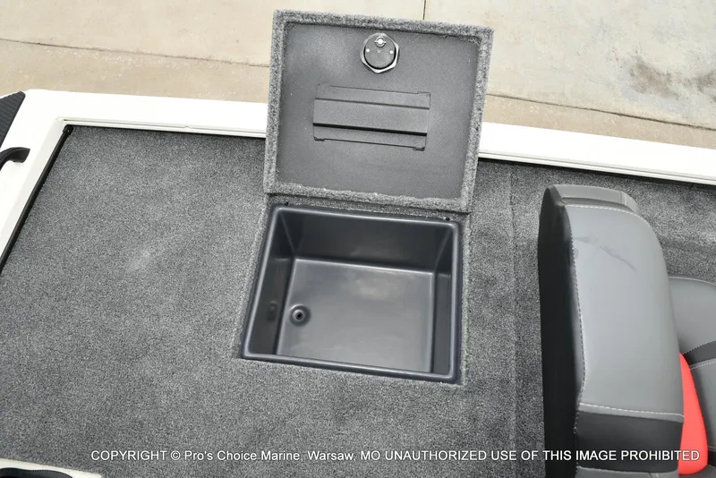 Slide: The Image of Tracker Savage 215 w/250HP Mercury Pro-XS 2026 - 69