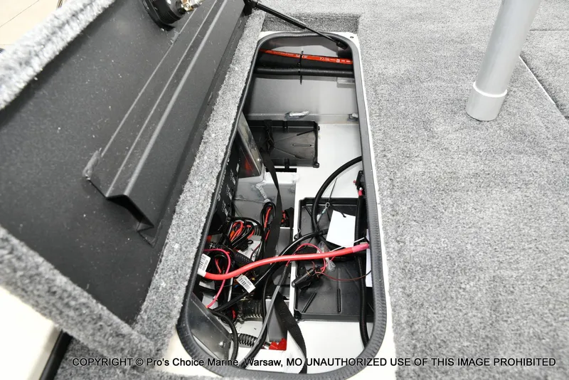 Slide: The Image of Tracker Savage 215 w/250HP Mercury Pro-XS 2026 - 70