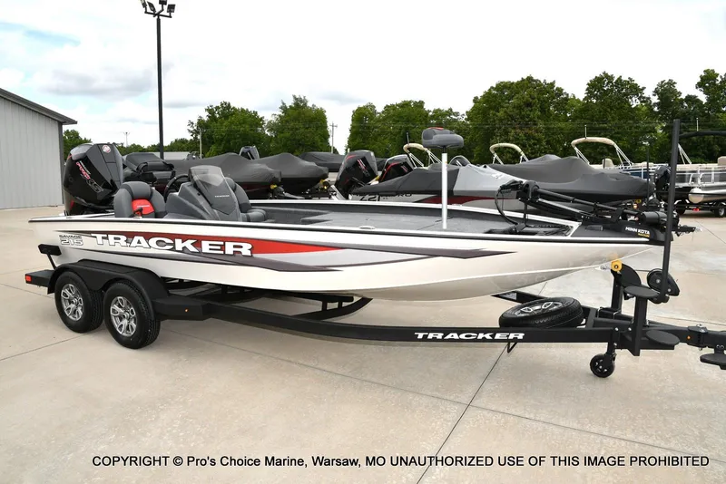 Slide: The Image of Tracker Savage 215 w/250HP Mercury Pro-XS 2026 - 75