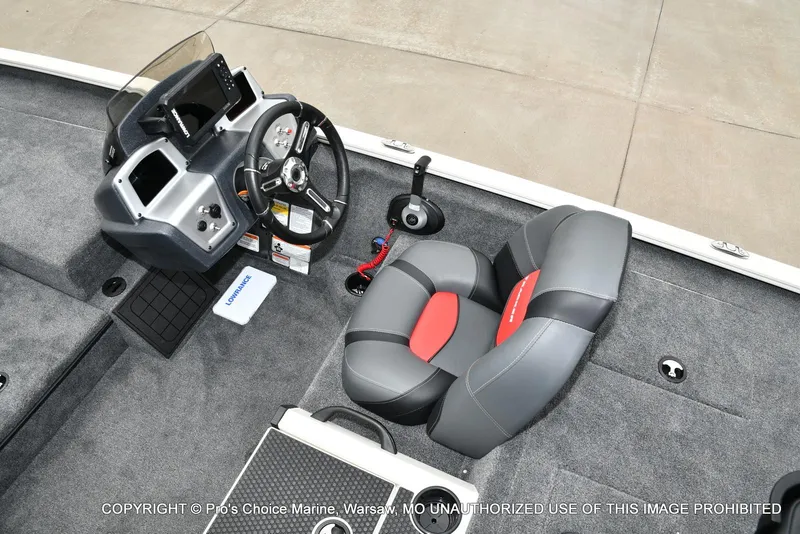 Slide: The Image of Tracker Savage 215 w/250HP Mercury Pro-XS 2026 - 76