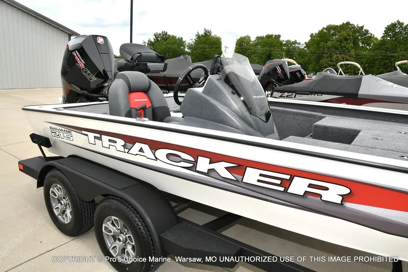 Slide: The Image of Tracker Savage 215 w/250HP Mercury Pro-XS 2026 - 77