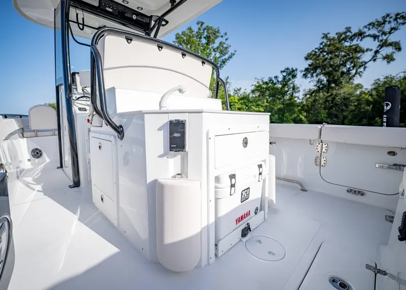 Slide: The Image of Sea Hunt Ultra 275 SE 2026 - 14