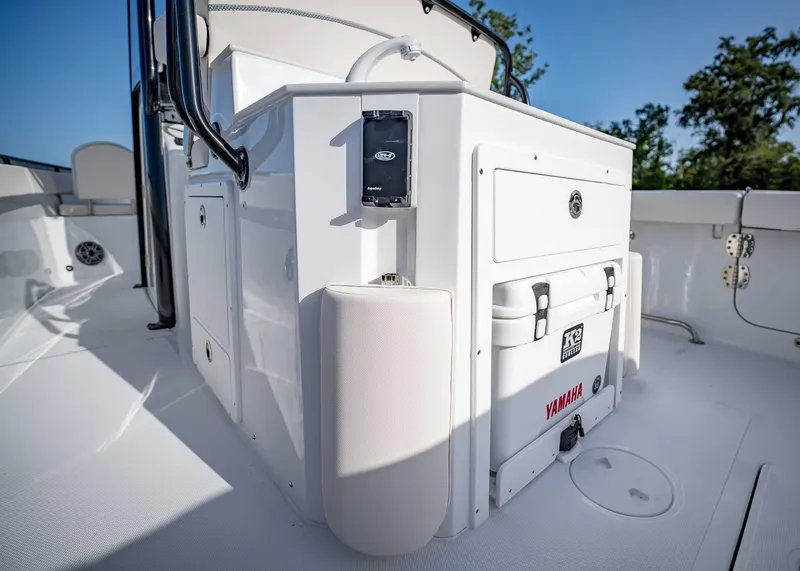 Slide: The Image of Sea Hunt Ultra 275 SE 2026 - 15