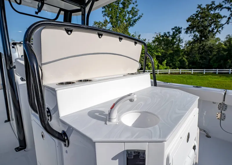 Slide: The Image of Sea Hunt Ultra 275 SE 2026 - 16