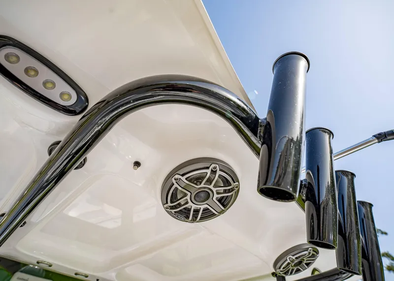 Slide: The Image of Sea Hunt Ultra 275 SE 2026 - 18