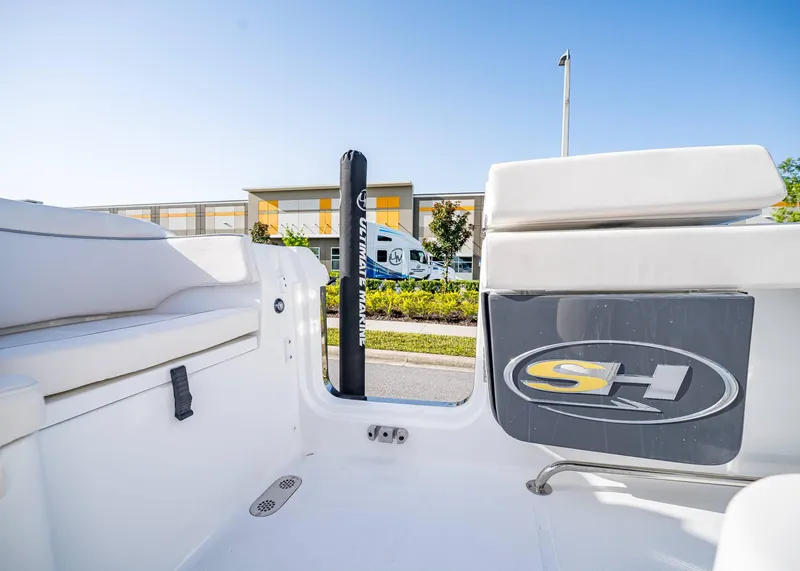 Slide: The Image of Sea Hunt Ultra 275 SE 2026 - 20