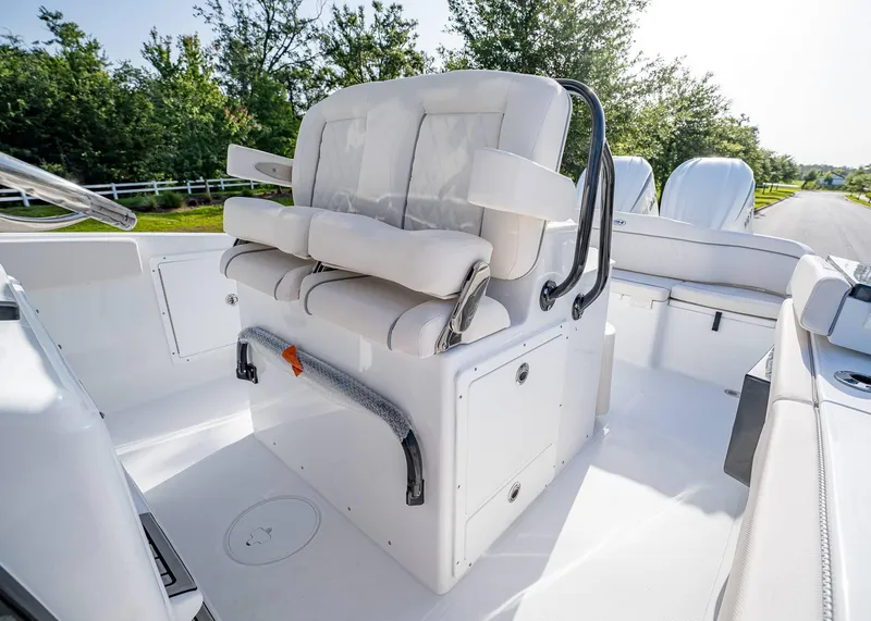 Slide: The Image of Sea Hunt Ultra 275 SE 2026 - 22