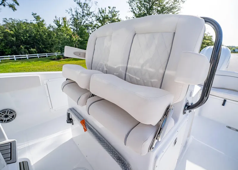 Slide: The Image of Sea Hunt Ultra 275 SE 2026 - 23