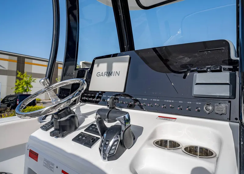 Slide: The Image of Sea Hunt Ultra 275 SE 2026 - 32