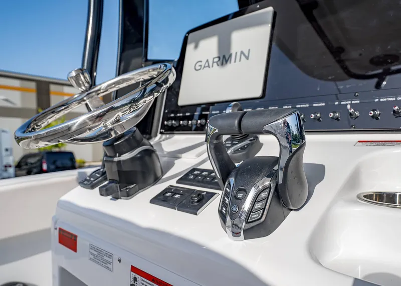 Slide: The Image of Sea Hunt Ultra 275 SE 2026 - 33