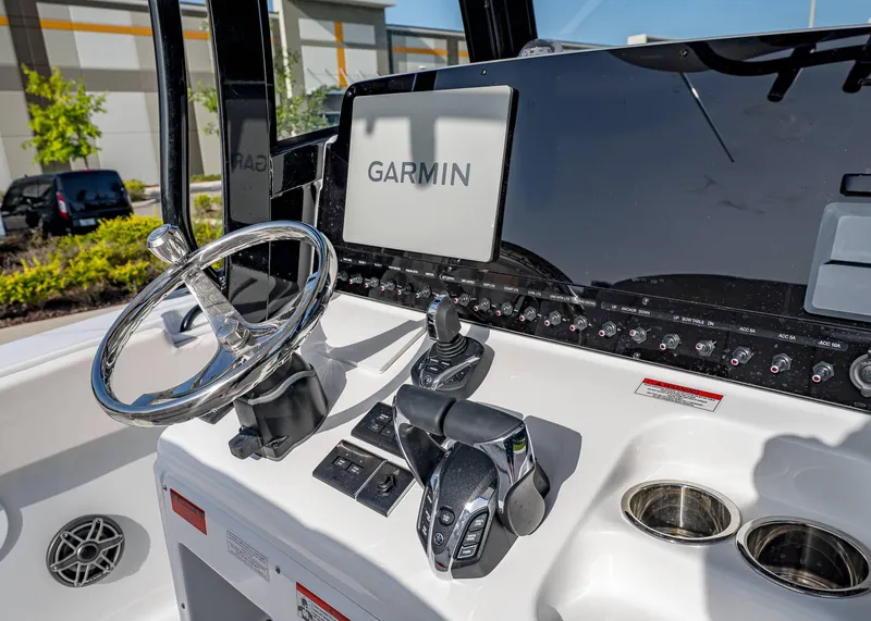 Slide: The Image of Sea Hunt Ultra 275 SE 2026 - 34