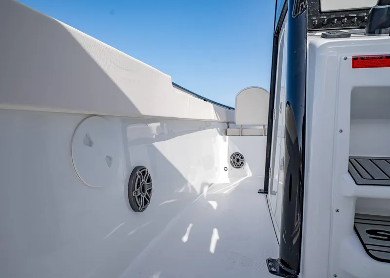 Slide: The Image of Sea Hunt Ultra 275 SE 2026 - 37