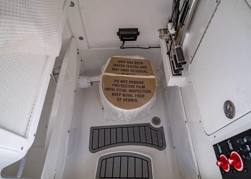 Slide: The Image of Sea Hunt Ultra 275 SE 2026 - 38