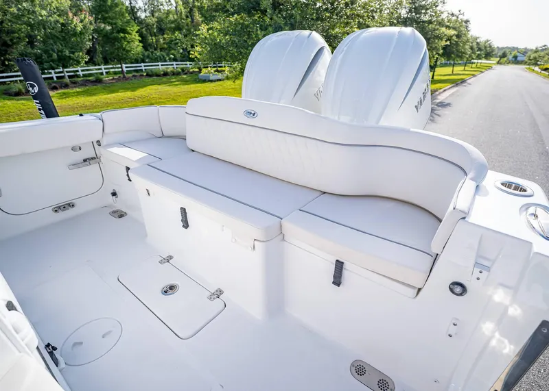 Slide: The Image of Sea Hunt Ultra 275 SE 2026 - 9