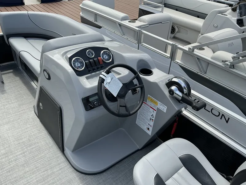 Slide: The Image of Lowe Ultra 200 Cruise 2025 - 2