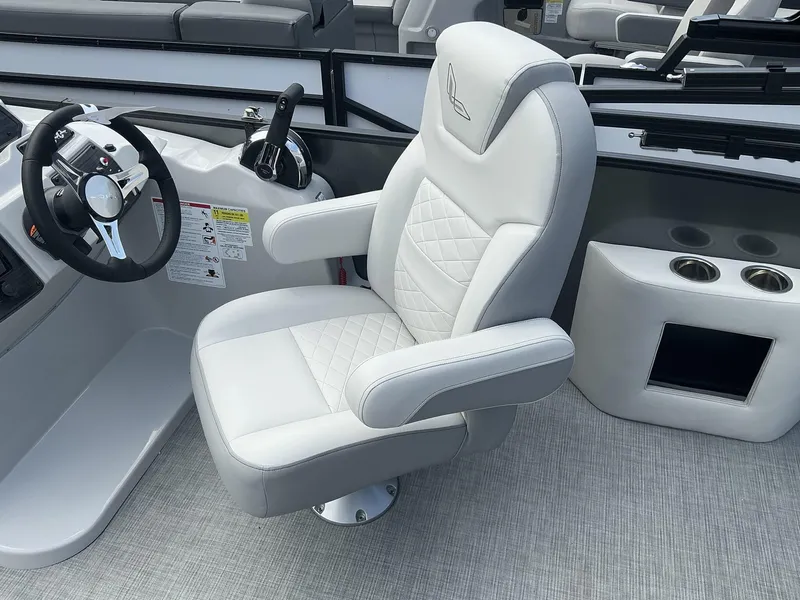 Slide: The Image of Lowe SS210 2025 - 4