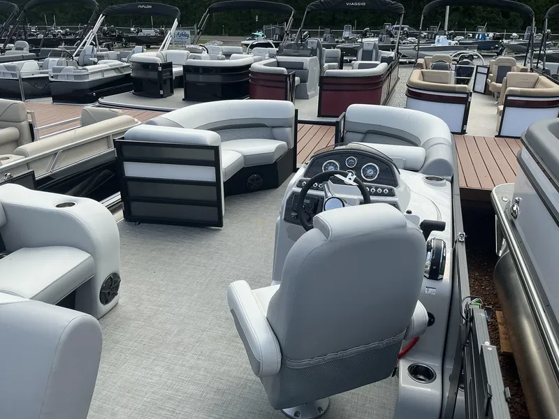 Slide: The Image of Lowe SS210 2025 - 7