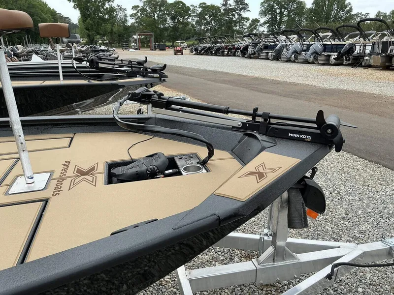 Slide: The Image of Xpress Hyper-Lift Bass Series H17 2026 - 9