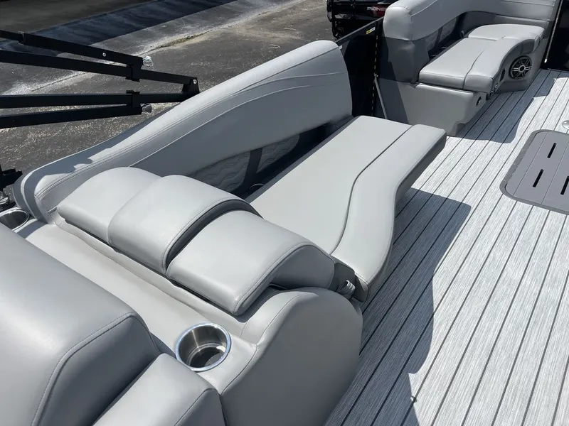 Slide: The Image of SunCatcher Fusion 324SS 2025 - 28