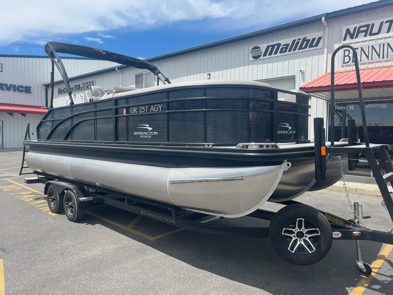 Slide: The Image of Bennington SX22 2021 - 11