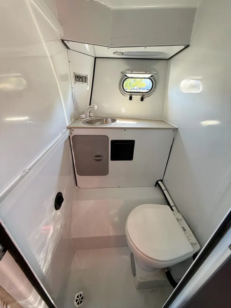 Slide: The Image of Hewescraft 290 Adventure 2019 - 10